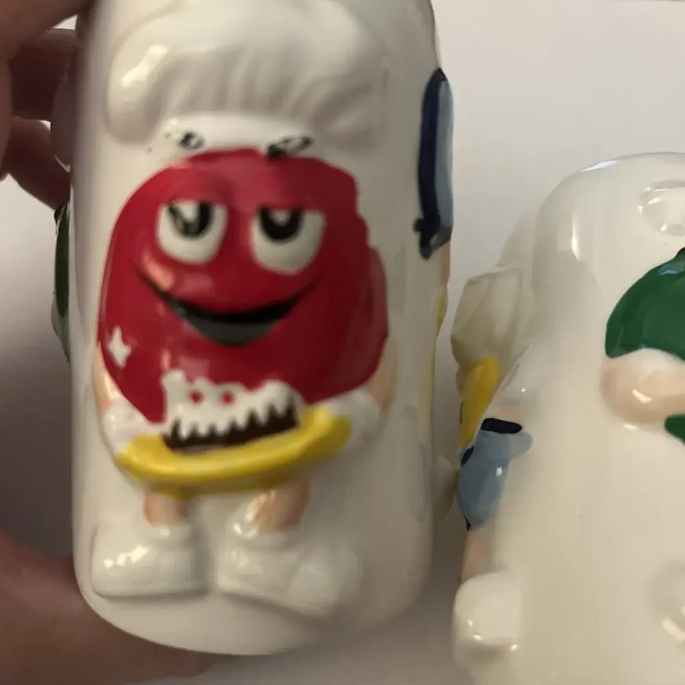 M&Ms Ceramic Salt & Pepper Shakers Red Yellow Green Mars Inc.